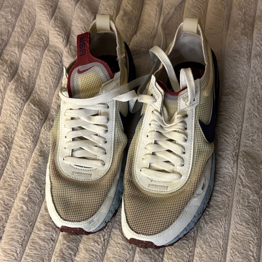 Nike White and Burgundy Men's Sneakers